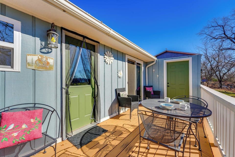 Omaha Vacation Rental | 2BR | 1BA | 600 Sq Ft | Step-Free Access