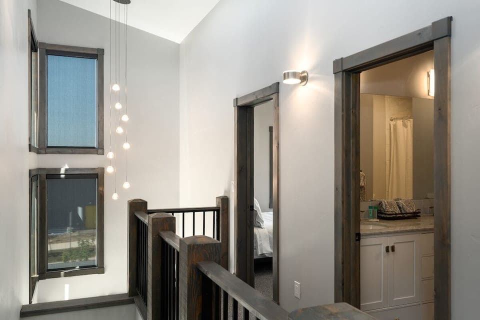 Upper level, open and airy!