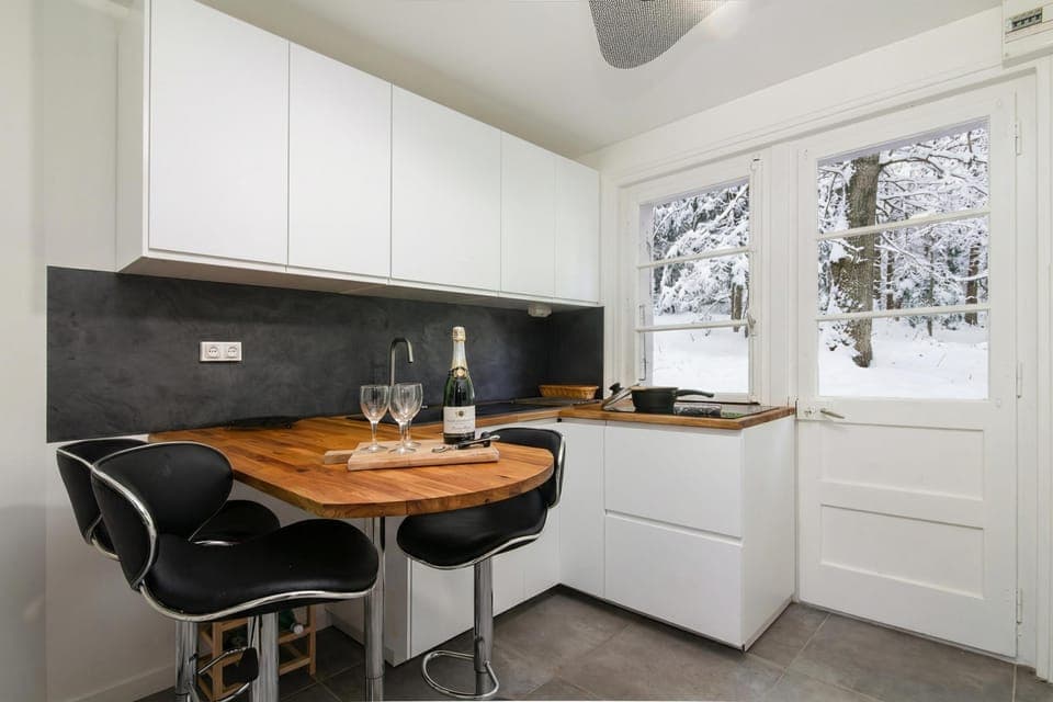 Bright and modern kitchen