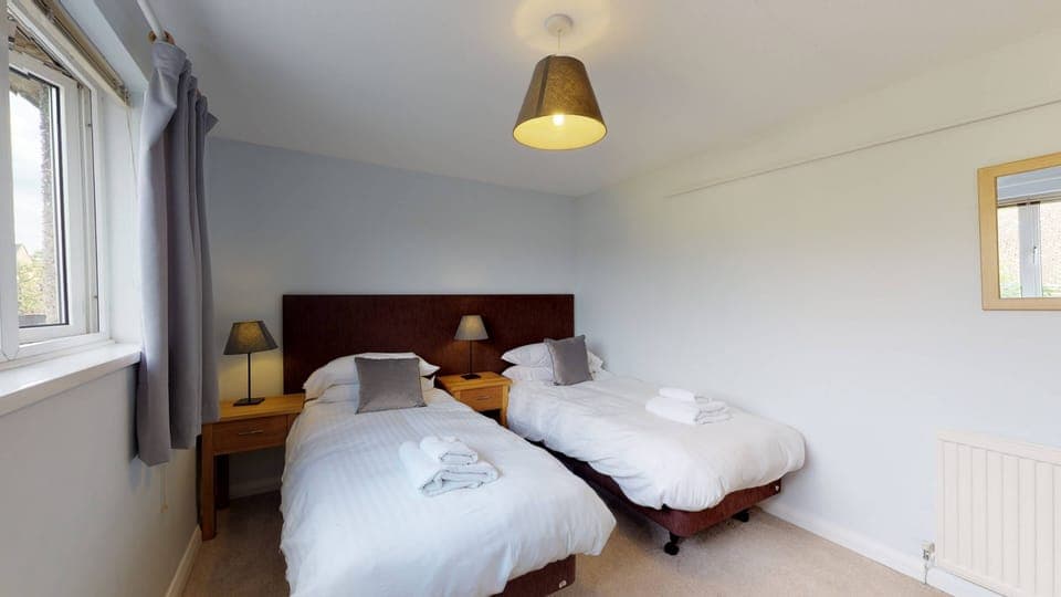 Taphouse Avenue Twin Room