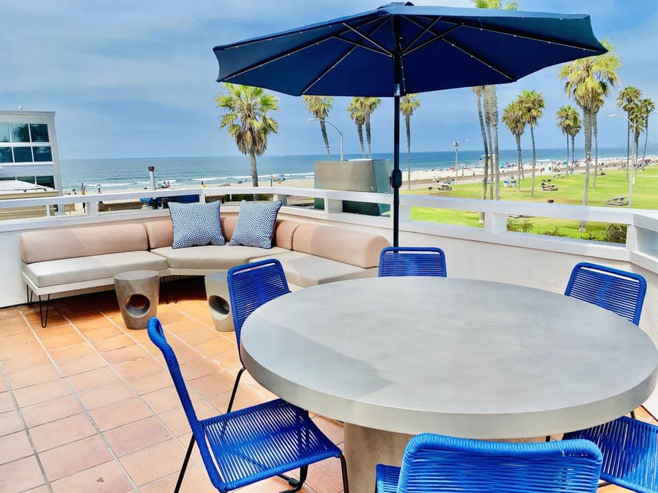 Outdoor dining on your private patio overlooking the ocean