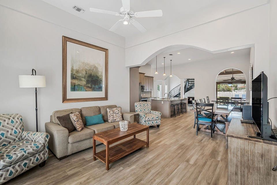 Southern Jewel - Crystal Shores - Living Room, Dining Room & Kitchen
