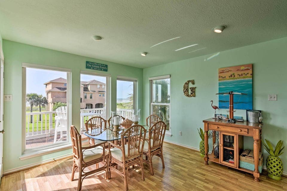 Dining Area | Dishware & Flatware