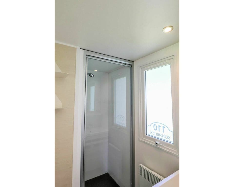 Room, Property, Wall, Plaster, House, Building, Ceiling, Real Estate, Floor, Interior Design