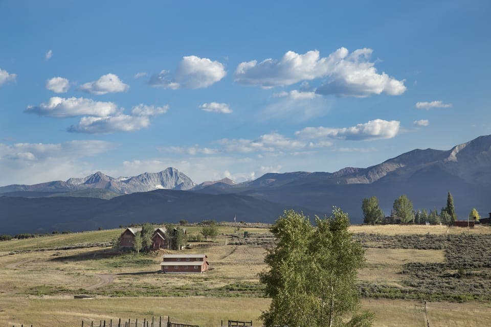 You are on vacation in the beautiful Rocky Mountains of Colorado. Endless fun!