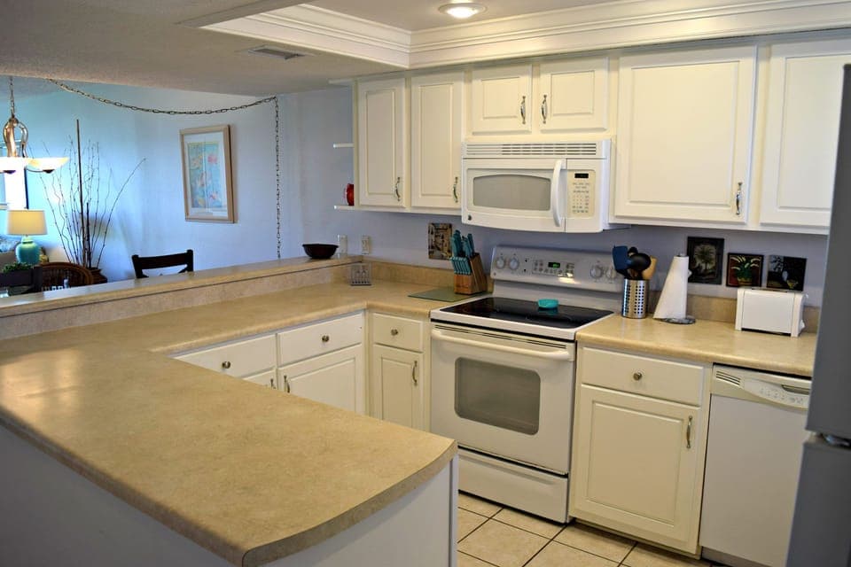 You will be happy with this  open kitchen design.