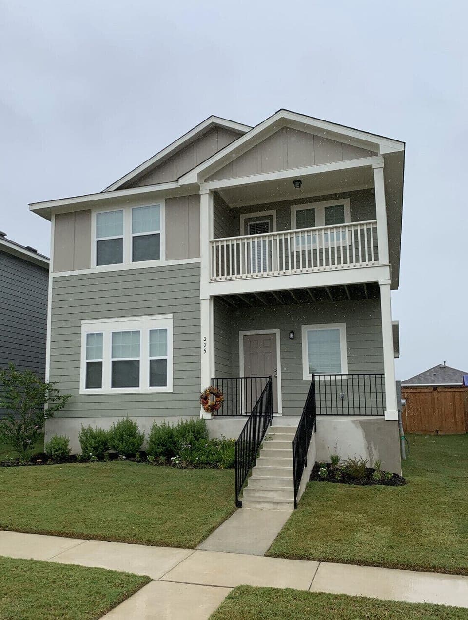 4 bedroom Brand New Home 2300 sq foot Master Bedroom Downstairs Very Spacious 