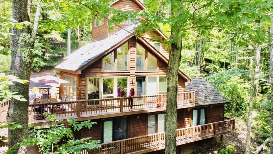 Perfect Family Getaway!  Beautiful Property , secluded,  central location. 