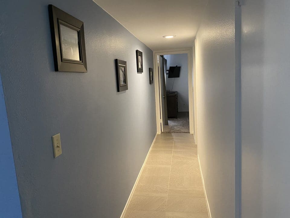 Hallway to 2nd guest bedroom and 2nd bathroom