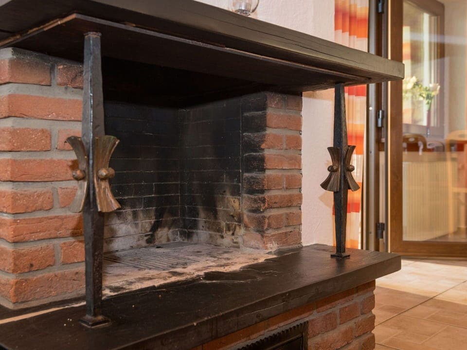 Wood, Building, Interior Design, Brickwork, Brick, Hearth, Wood Stain, House, Hardwood, Real Estate