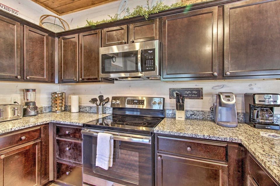 We fully-equipped the kitchen for what we would want in our own kitchen. Easy to make quick meals when you want to chill at the cabin instead of hustling to a restaurant.