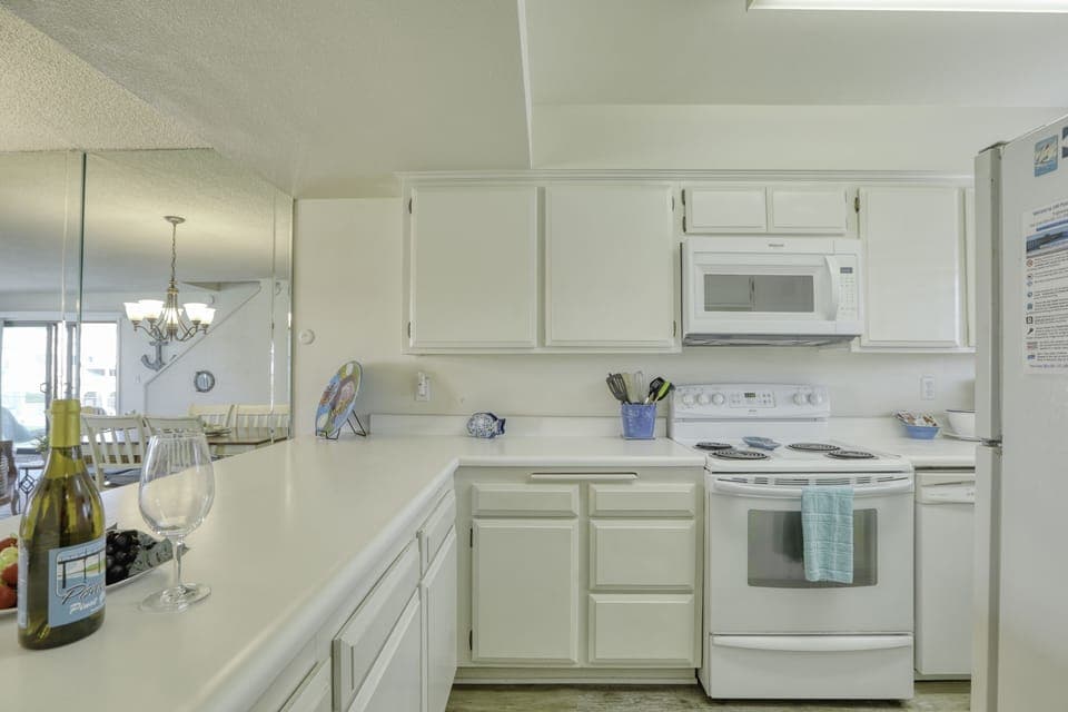 Beautiful Full Kitchen open to living area 149 Pismo Shores