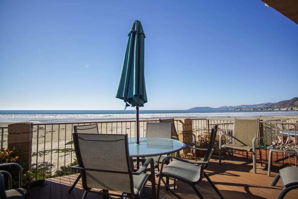 Oceanfront Deck w/ Dining Table - 133 Pismo Shores Vacation Rent