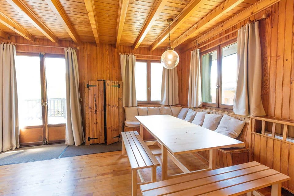 Dining area with large table for 8-10