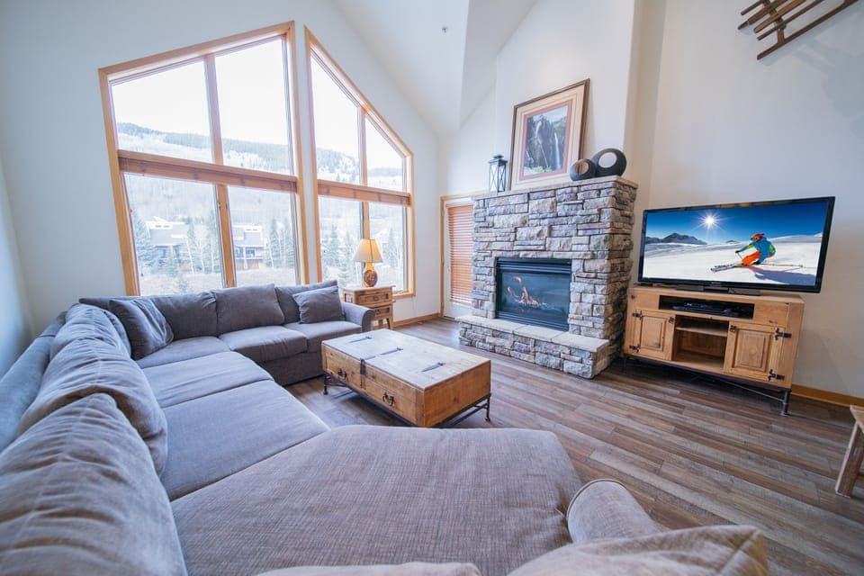 Gorgeous mountain condo