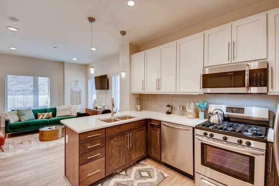 Fully Stocked Kitchen.