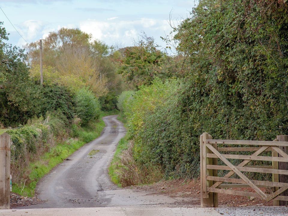 Surrounding area | Daisy Cottage - Manor Farm, Locking, near Weston-Super-Mare