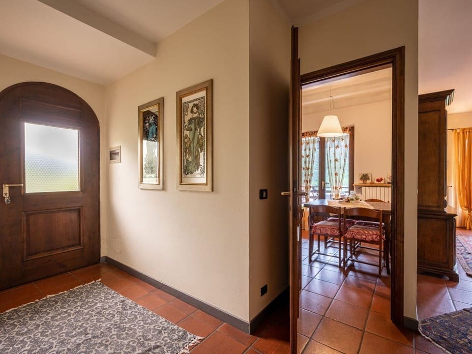 Sky, Plant, Building, Daytime, Property, Window, Tree, Architecture, Urban Design, Leisure