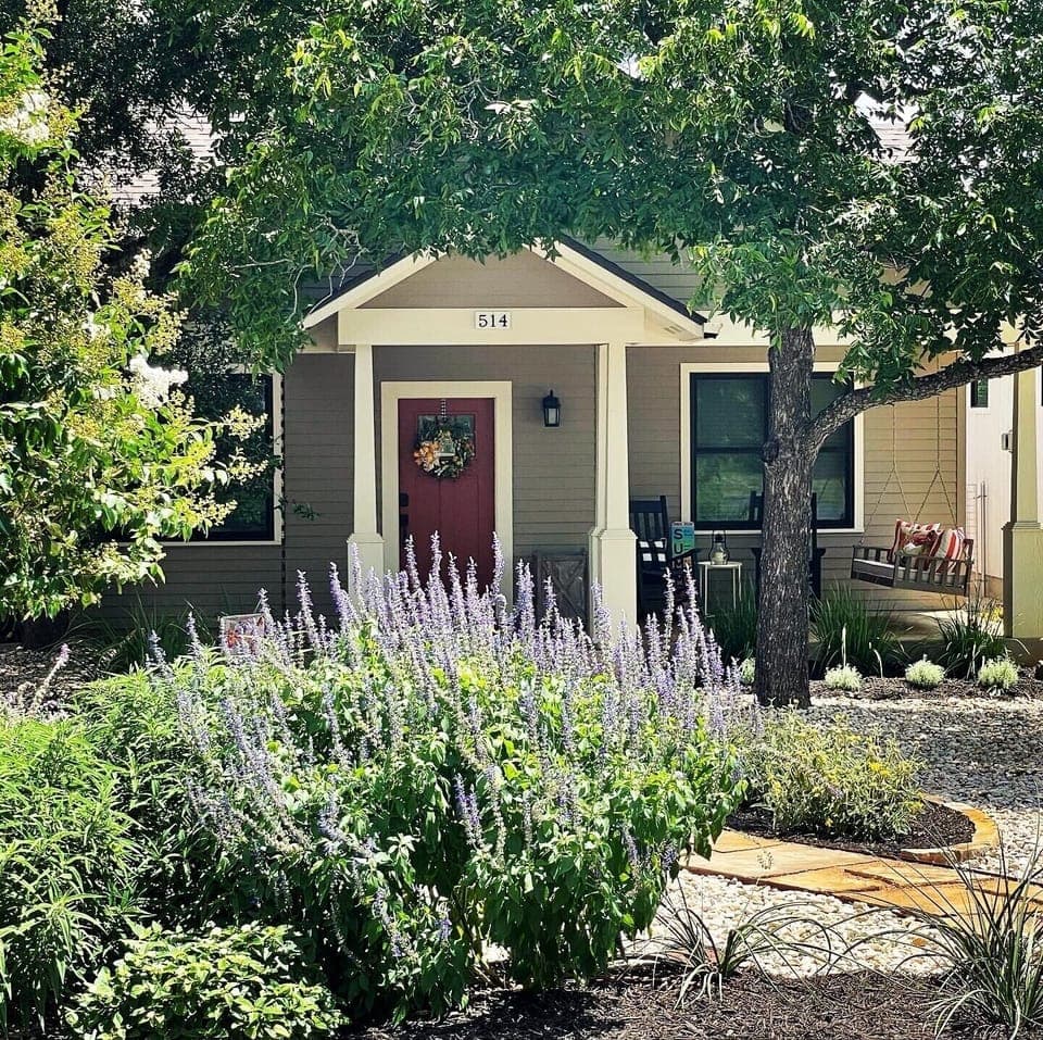 Our cozy little bungalow is ready for guests!