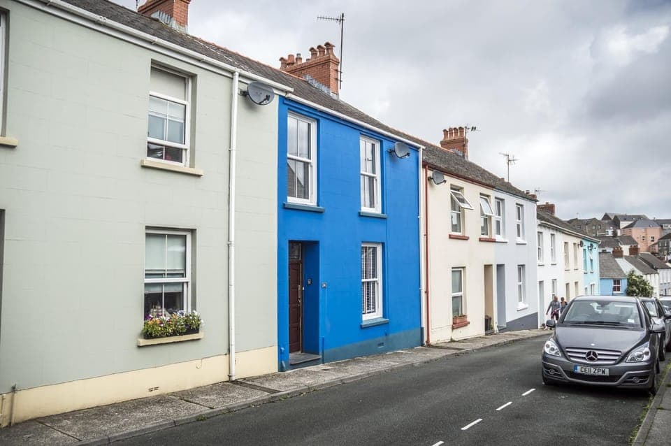 Sandy Retreat - 3 Bedroom Holiday Home - Tenby (914)