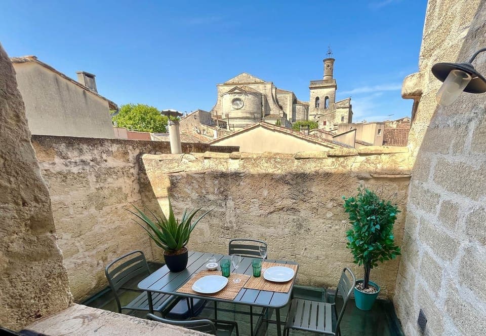 Panoramic terrace with views over the rooftops of Uzès