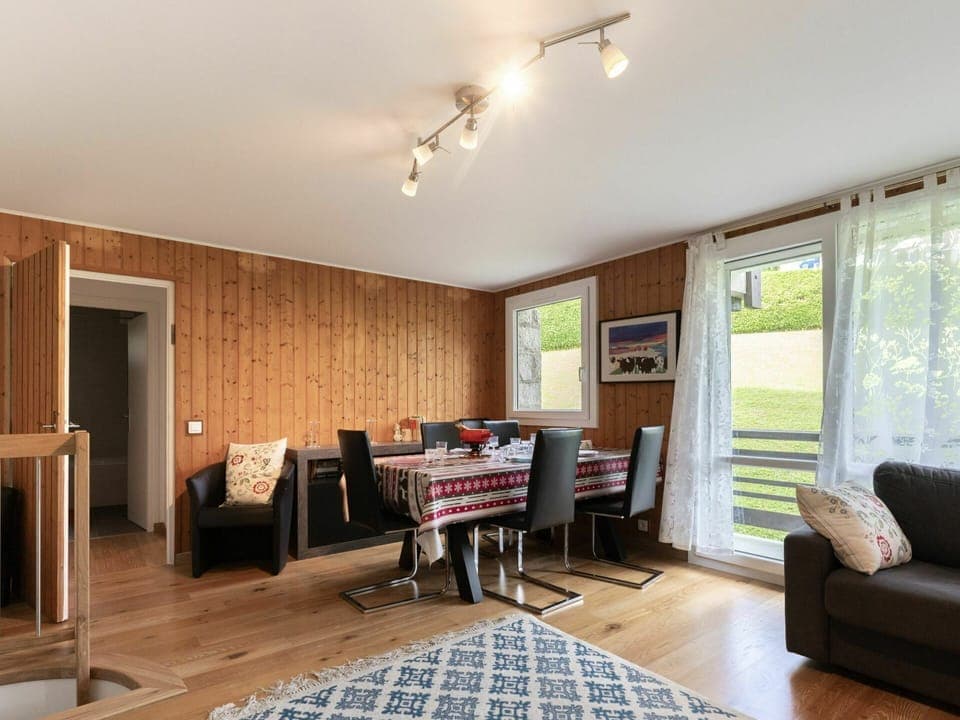 Room, Property, Furniture, Interior Design, Building, Real Estate, Floor, Ceiling, House, Living Room