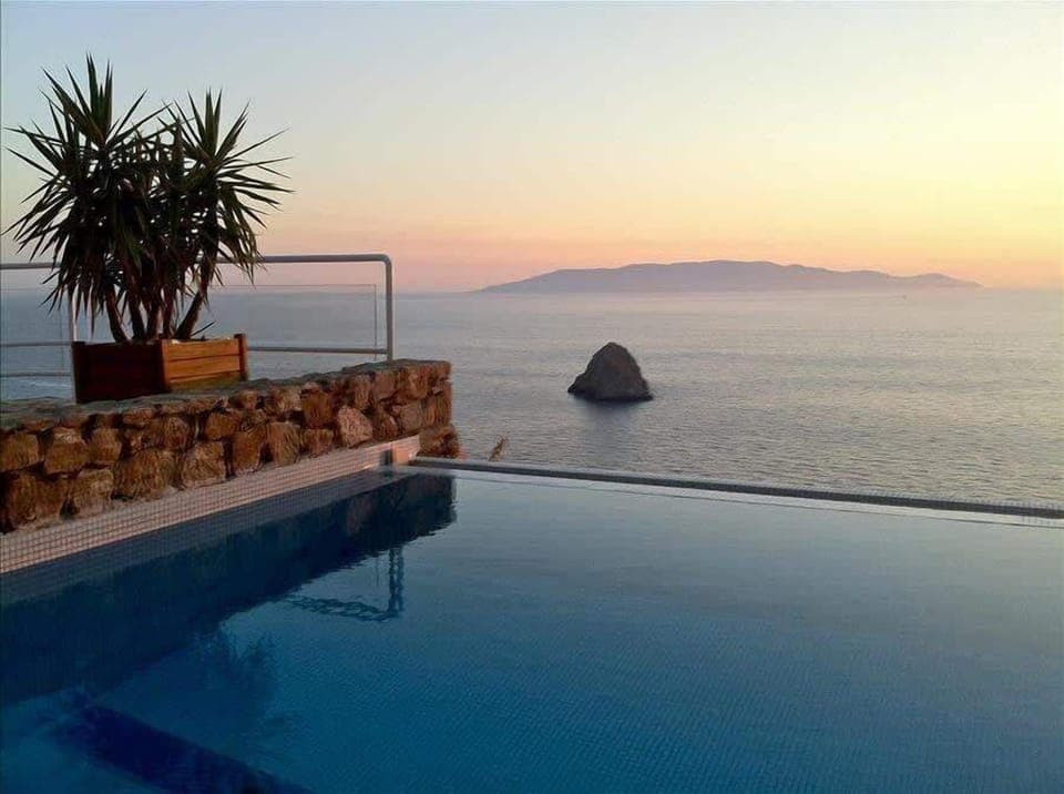 Sea & Infinity Pool, with Views made in Heaven