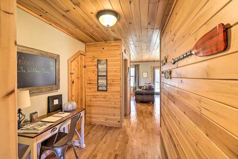 Side B | Front Entrance | Desk | Coat Hooks
