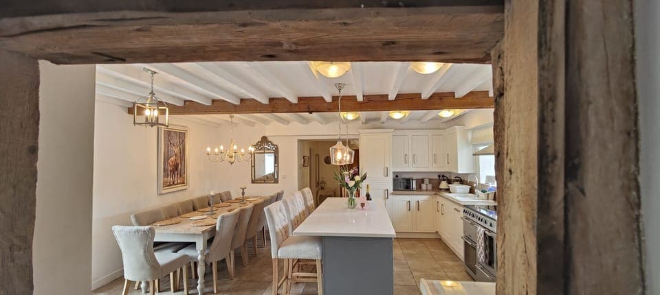 Spacious Kitchen/ Dining