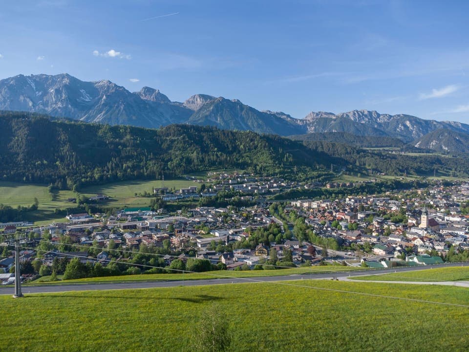 Breathtaking views over the picturesque town of Schladming, surrounded by alpine peaks.