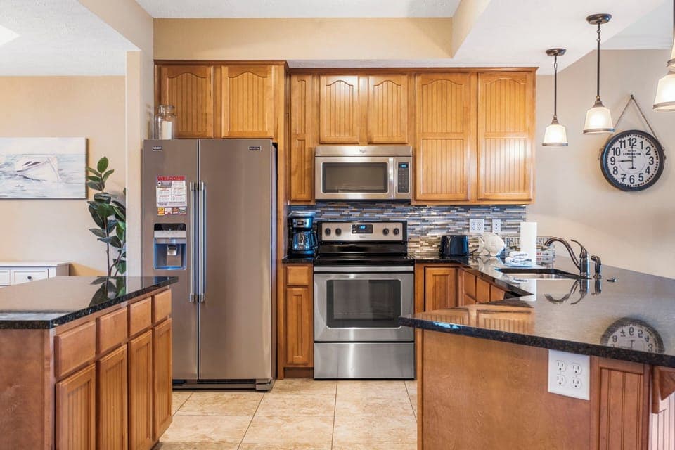 Full Kitchen, Upgraded Appliances