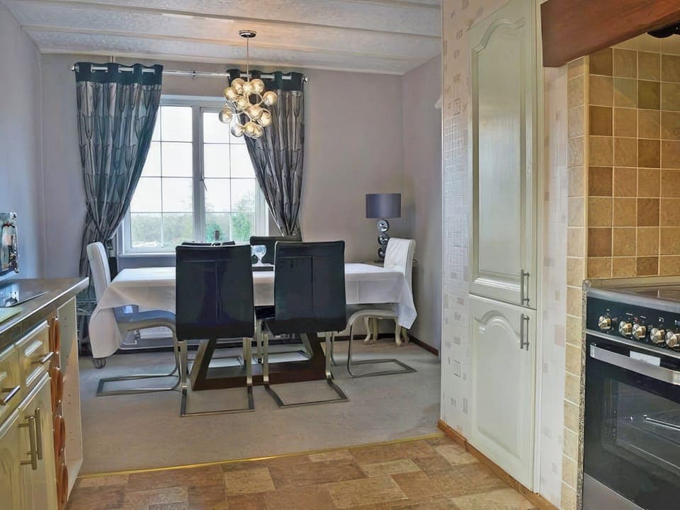Kitchen/diner | Tracara Cottage - Tracara, Horning, near Norwich