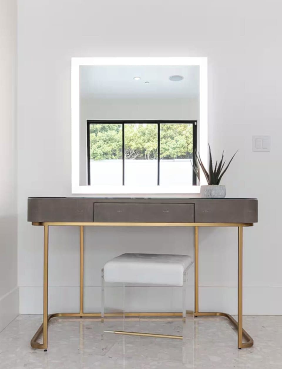 Master Bathroom Makeup Vanity