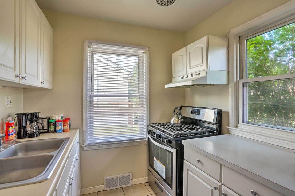 Well Equipped Kitchen | Toaster | Crock-Pot | Dishware & Flatware
