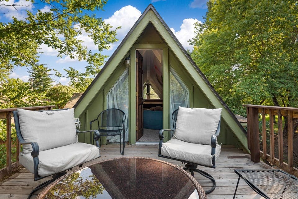 RELAX •  The birds are calling your name.