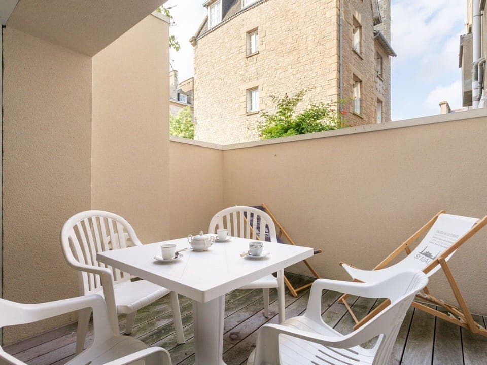 Furniture, Property, Table, Chair, Window, Building, Wood, Shade, Outdoor Furniture, Architecture