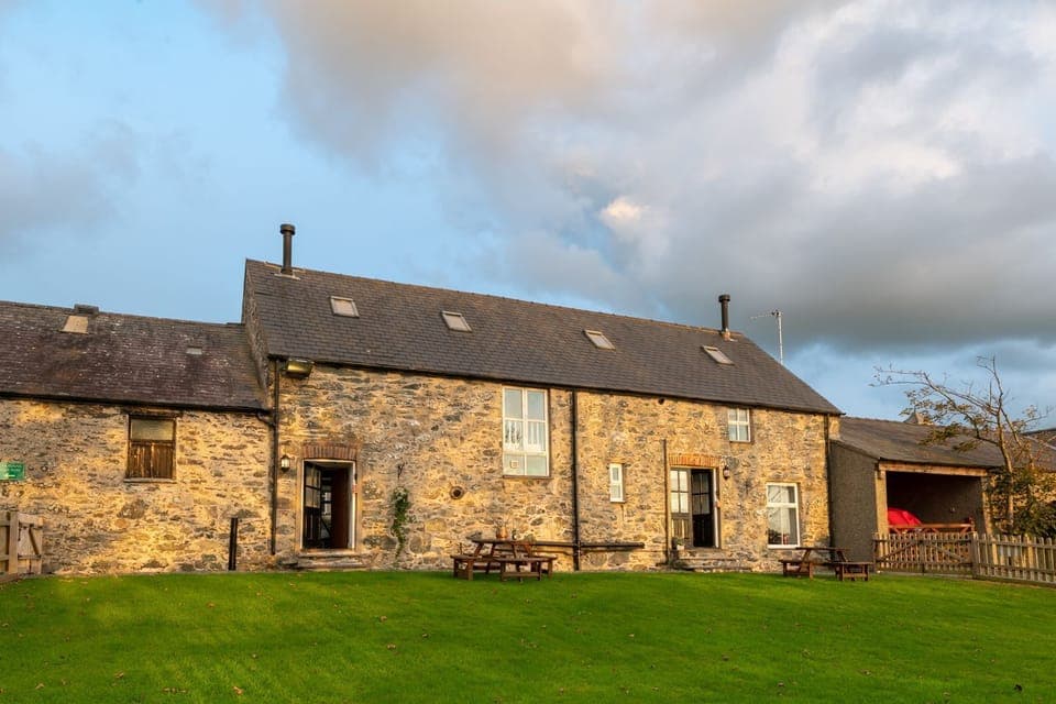 Bryn Lon Bach Buildings Caergilliog