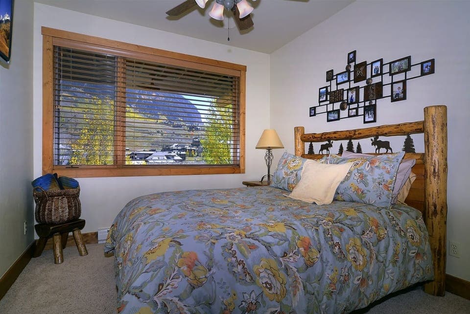 Guest Bedroom 2 with Queen Bed and TV