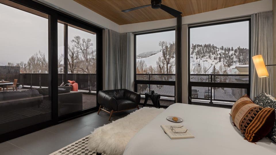 Primary king suite on main level