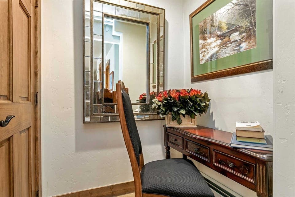 Antlers Vail Four Bedroom Residence Desk/Alcove