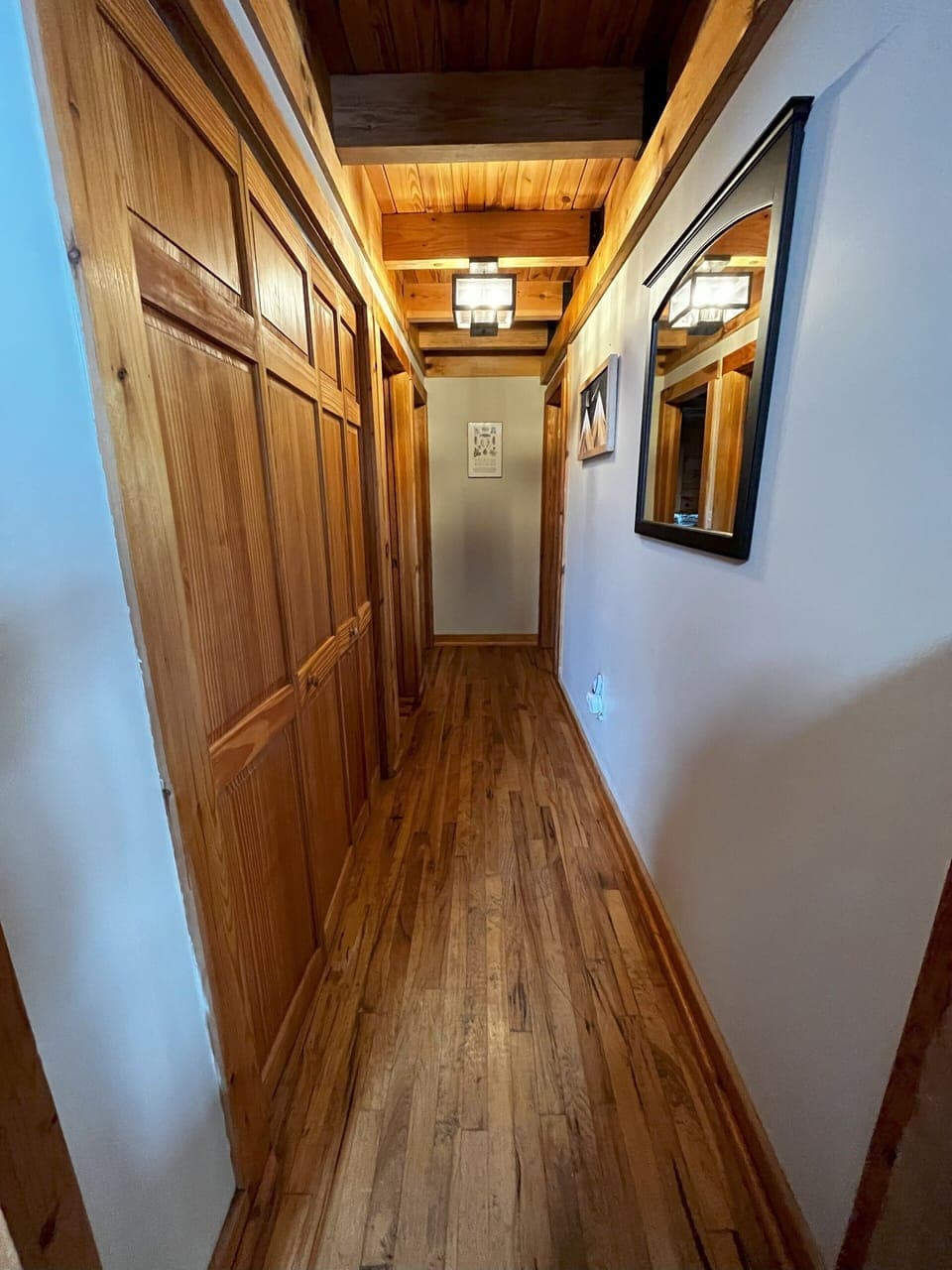 Elevation Vacation Rentals - 11 Beech - 1st Floor Hallway