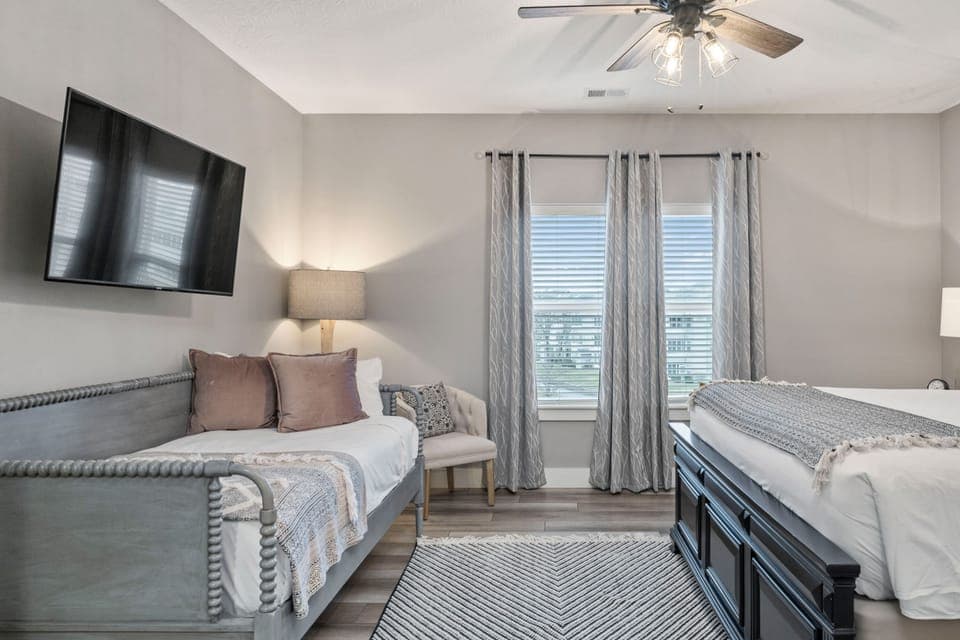 Upstairs Bedroom 4, King Bed, Day Bed, Attached Bath