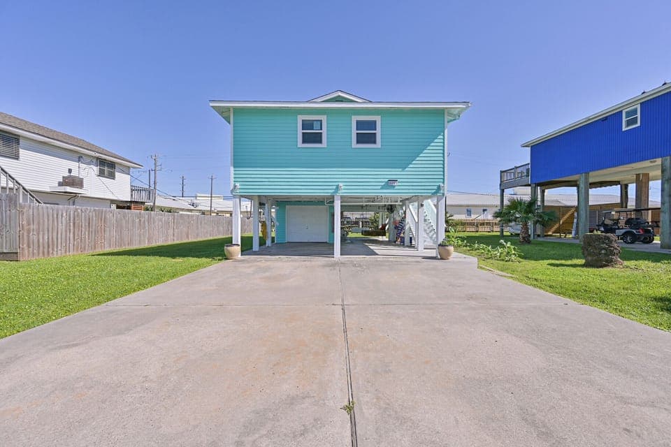 Newly Remodeled! Sea Shed!