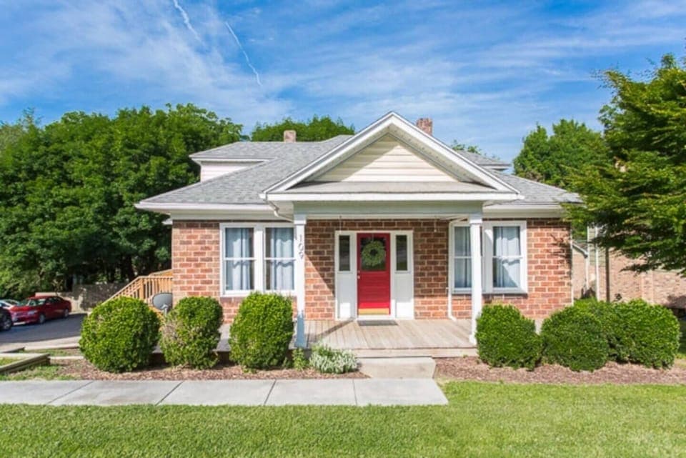 Steps from Bridgeforth Stadium, Starbucks and Interstate, Convenience awaits!