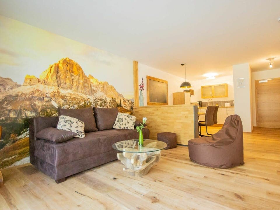 Wood, Brown, Interior Design, Room, Floor, Flooring, Living Room, Wall, Home, Furniture