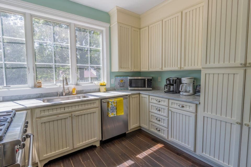 Main Level | Kitchen