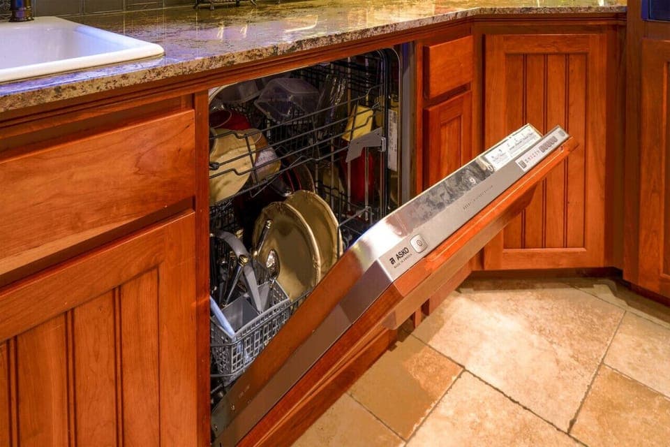 Full size dishwasher