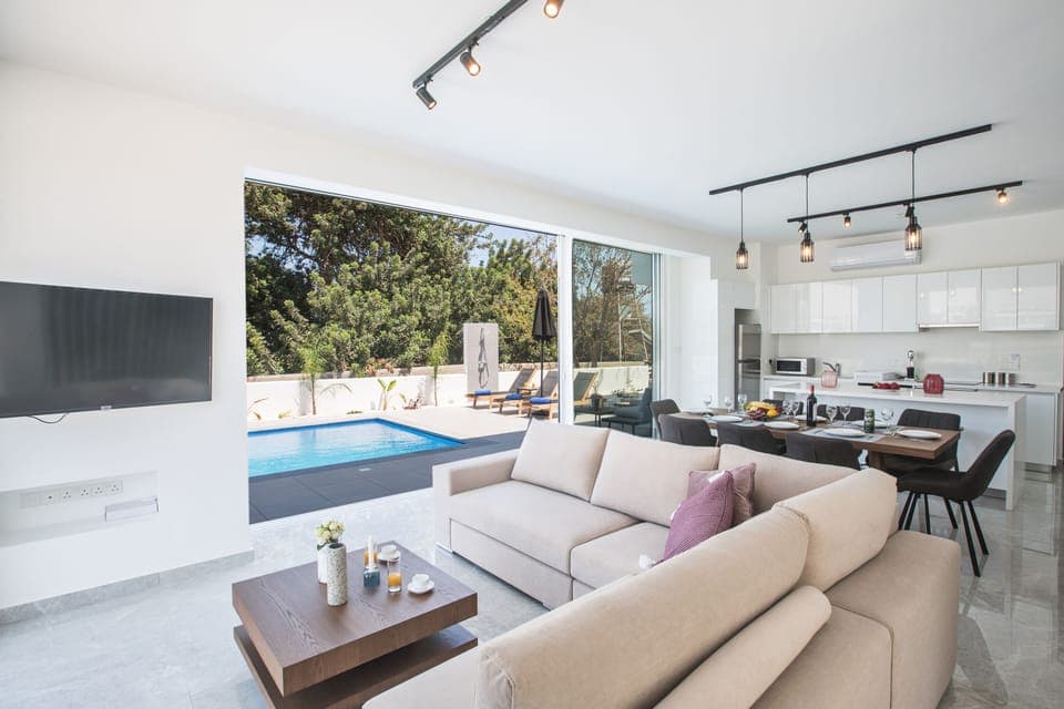 Contemporary, open-plan living room, kitchen and dining area