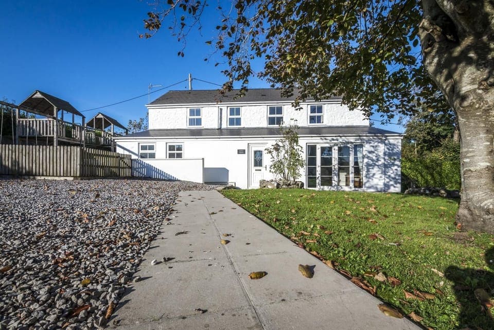 Barn Conversion - Hot Tub - Penally - Tenby (1208)