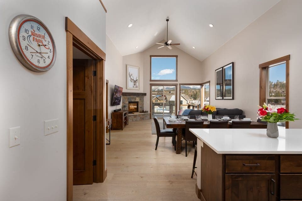 Welcoming opening floor plan of the main living area.